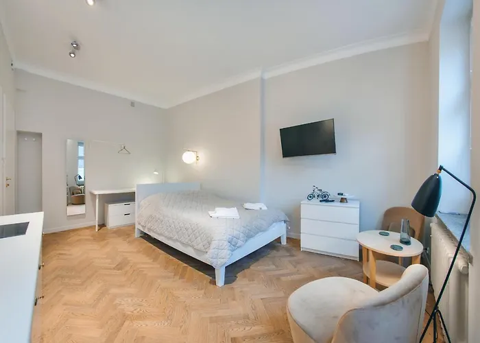 Old Town Gdansk, Sun & Snow