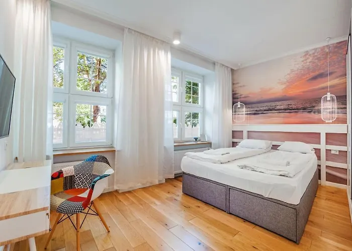 Old Town Gdansk, Sun & Snow