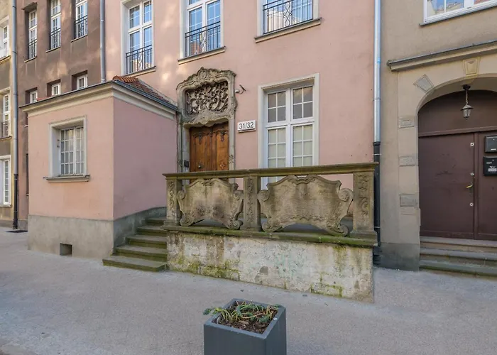 Old Town Gdansk, Sun & Snow *