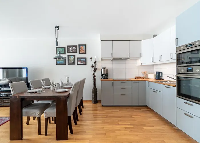 Old Town Gdansk, Sun & Snow